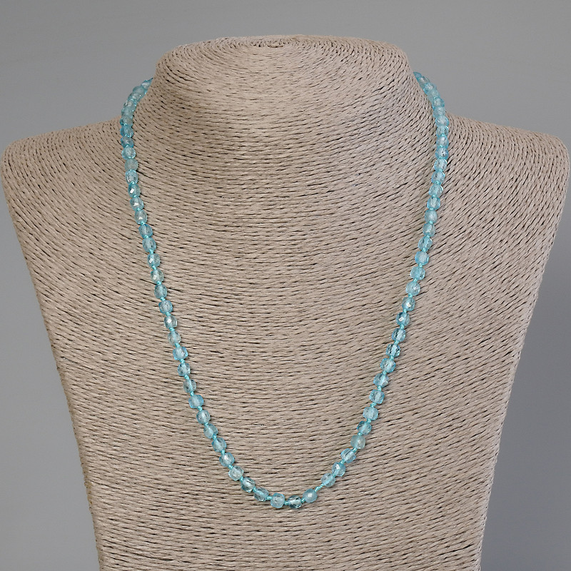 Намисто Топаз гранований кубик, діаметр 4х4мм+-, довжина 50см +- з замочком