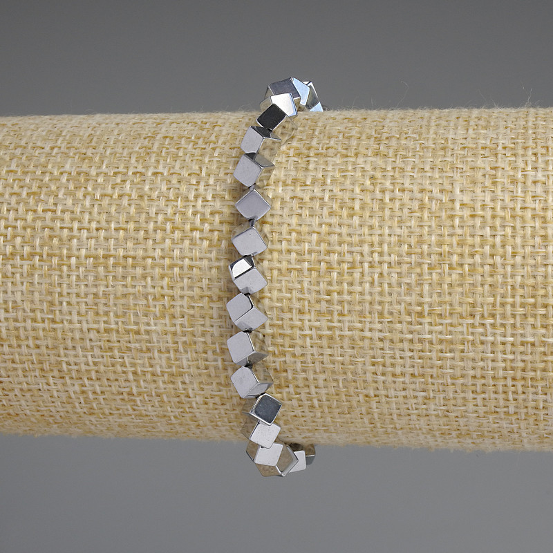 Brățară din hematit cu cuburi, gaură transversală, culoare argintie, 4x4 mm, lungime 18 cm, cu elastic
