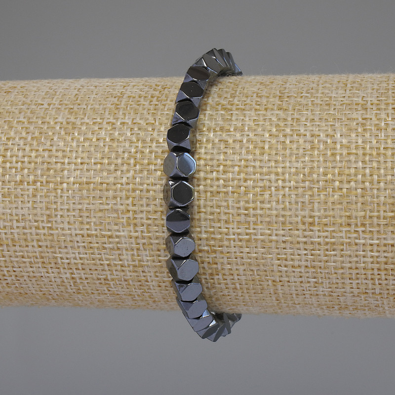Brățară din hematit fațetat cuburi, diametrul 5×5 mm, lungime 18 cm, elastică