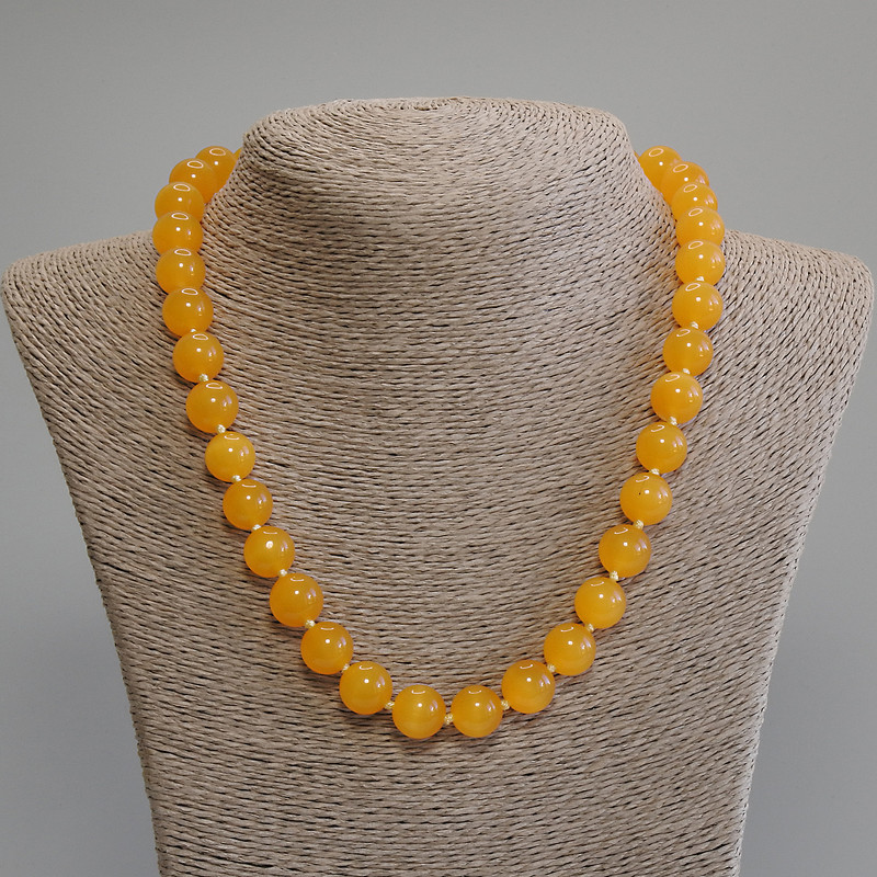 Colier ochi de pisică portocaliu, bile lucide, diametrul 12 mm, lungime 50 cm, cu lanț prelungitor de 5 cm