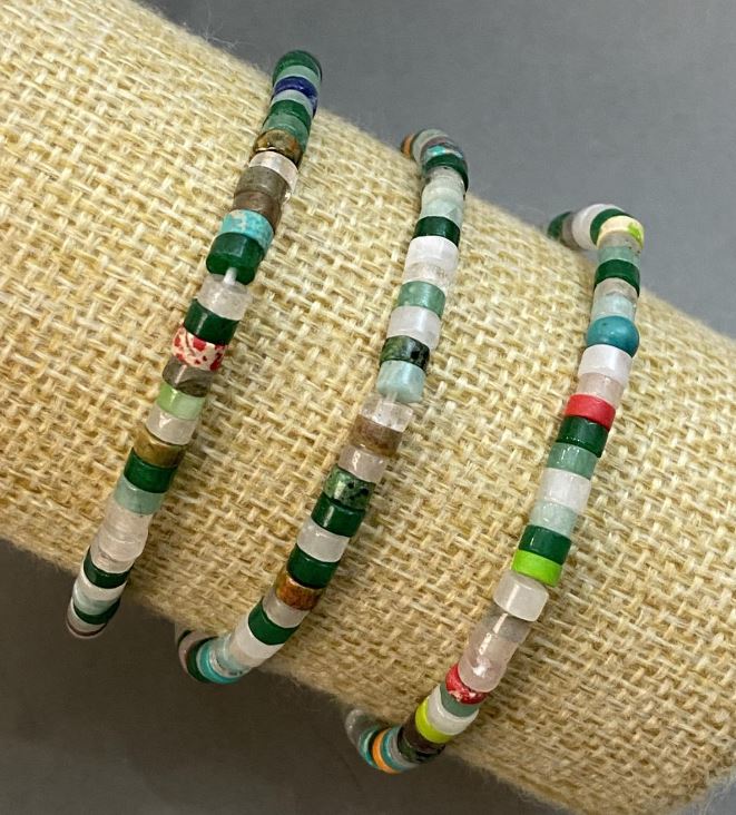 Brățară Asortiment din agat, nefrit și cristal de munte, mărgele rondeluri 4×2 mm, lungime 18 cm (elastică)