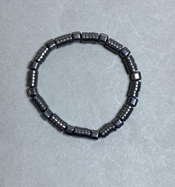 Brățară din hematit rondel, diametrul 6×2 mm +-, cub 6×6 mm +-, lungime 18 cm, pe elastic