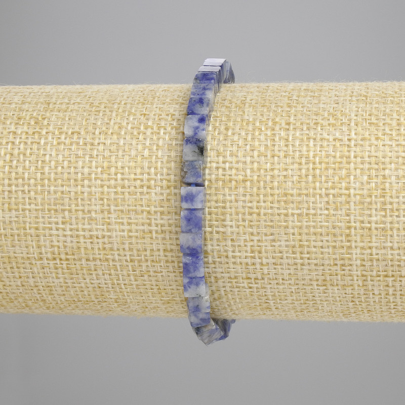 Brățară din sodalit cu cuburi 4,5×4,5 mm, lungime 18 cm, elastică