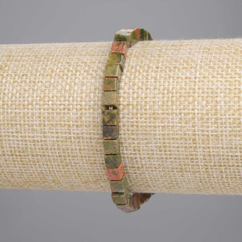 Brățară din jasp heliotrop cuburi, diametru 4×4 mm +/-, lungime 18 cm +/- pe elastic