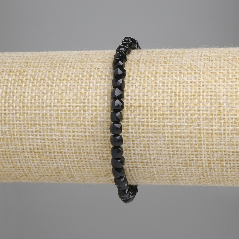 Brățară din turmalină tăiată, cuburi de 4×4 mm, lungime aproximativă 18 cm, pe elastic