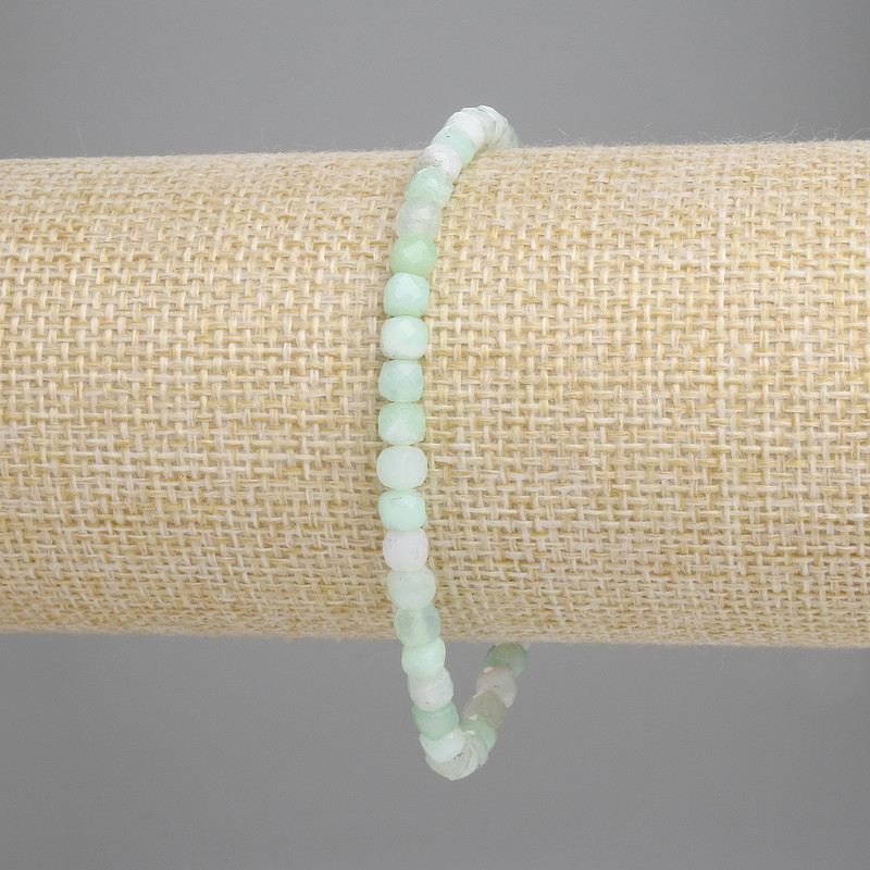 Brățară cu smarald, cuburi facetate, diametru 4x4 mm, lungime 18 cm, bandă elastică