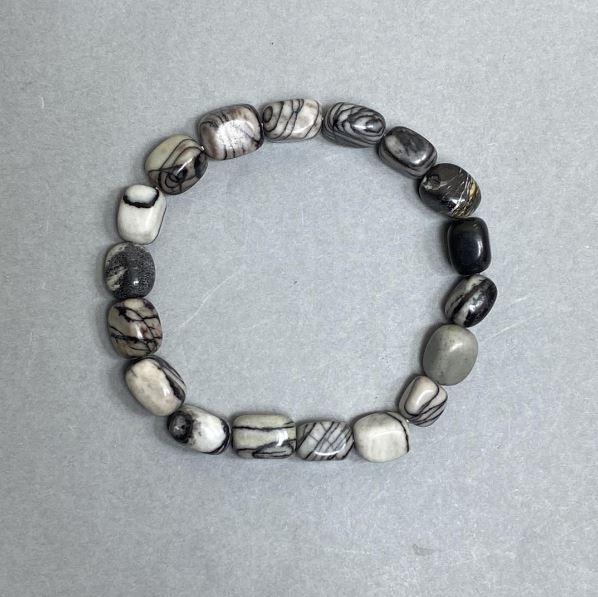 Brățară din jasp cu tăieturi facetate, diametru 11x8 mm, mărgele 5 mm ±, lungime 18 cm ±, pe elastic