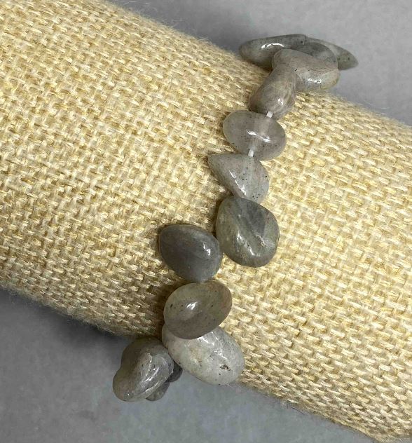 Brățară din labradorit cu fațete 8-15×7-12 mm, lungime 18 cm, elastic