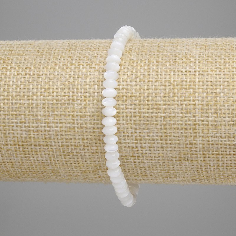 Brățară cu rondelle de sidef, diametru 5×2 mm, lungime 18 cm +/- elastică