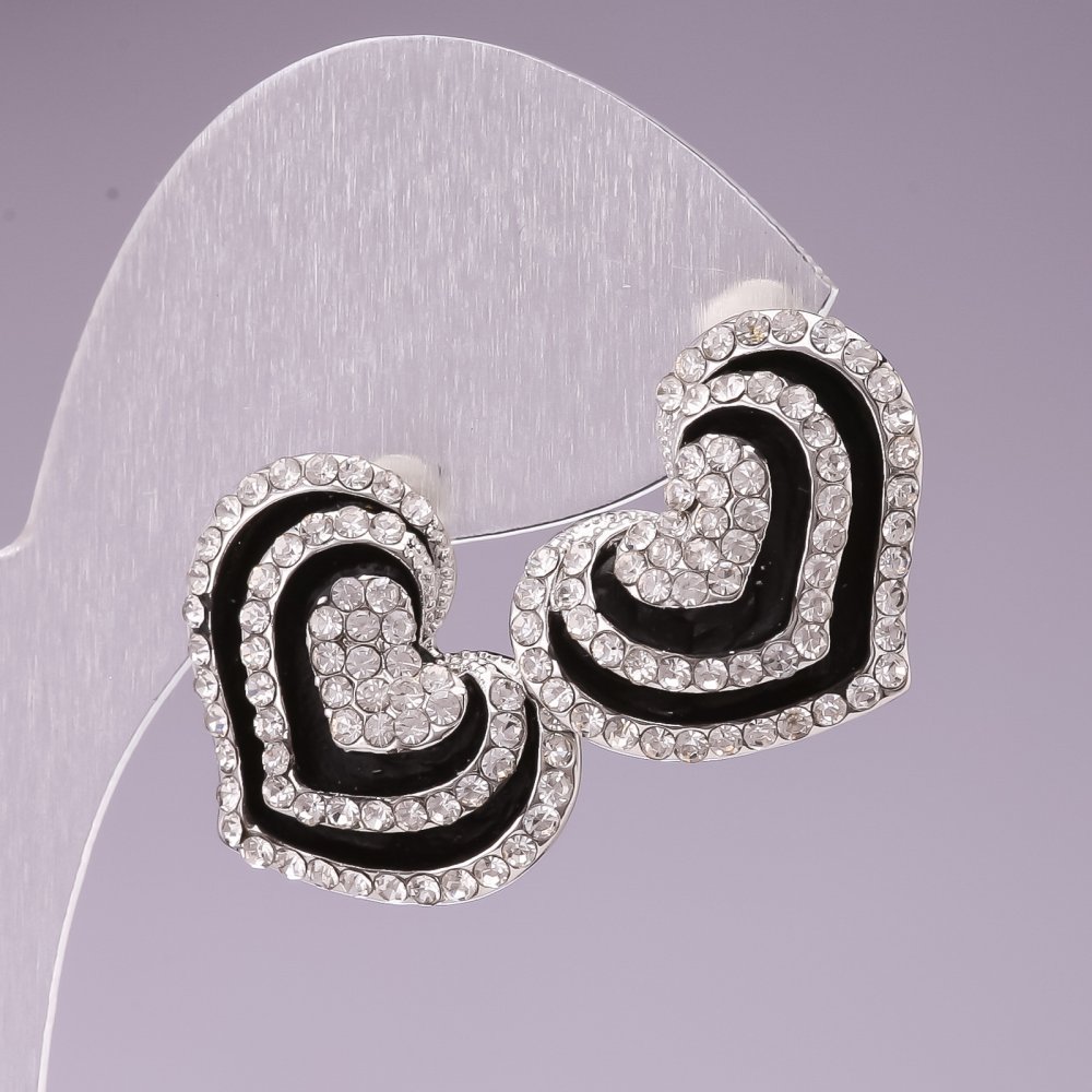 Cercei cu știfturi „Inimă” de seară / email negru / cristale albe / metal în nuanța argintiu / 25 mm