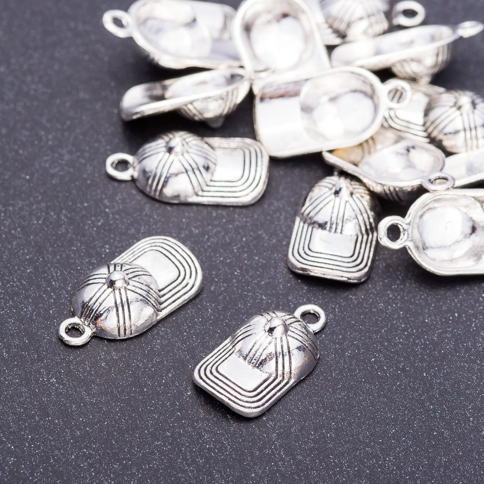 Pandantiv din furnitură «Șapcă», diametrul 10 mm, lungimea 19 mm, gaură Ø 3 mm, ambalaj 20 g ± 15 buc.