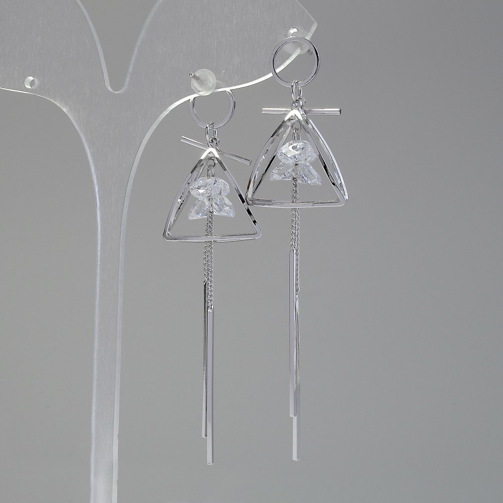 Cercei „Itaolyao” Piramide din cristale, diametru 20 mm, lungime 55 mm, culoare argintiu