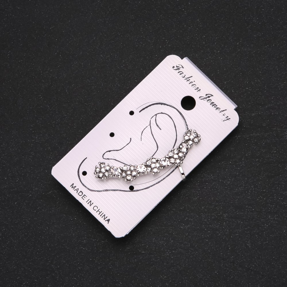 Каф на вушко сріблястий білі стрази, білі квіточки