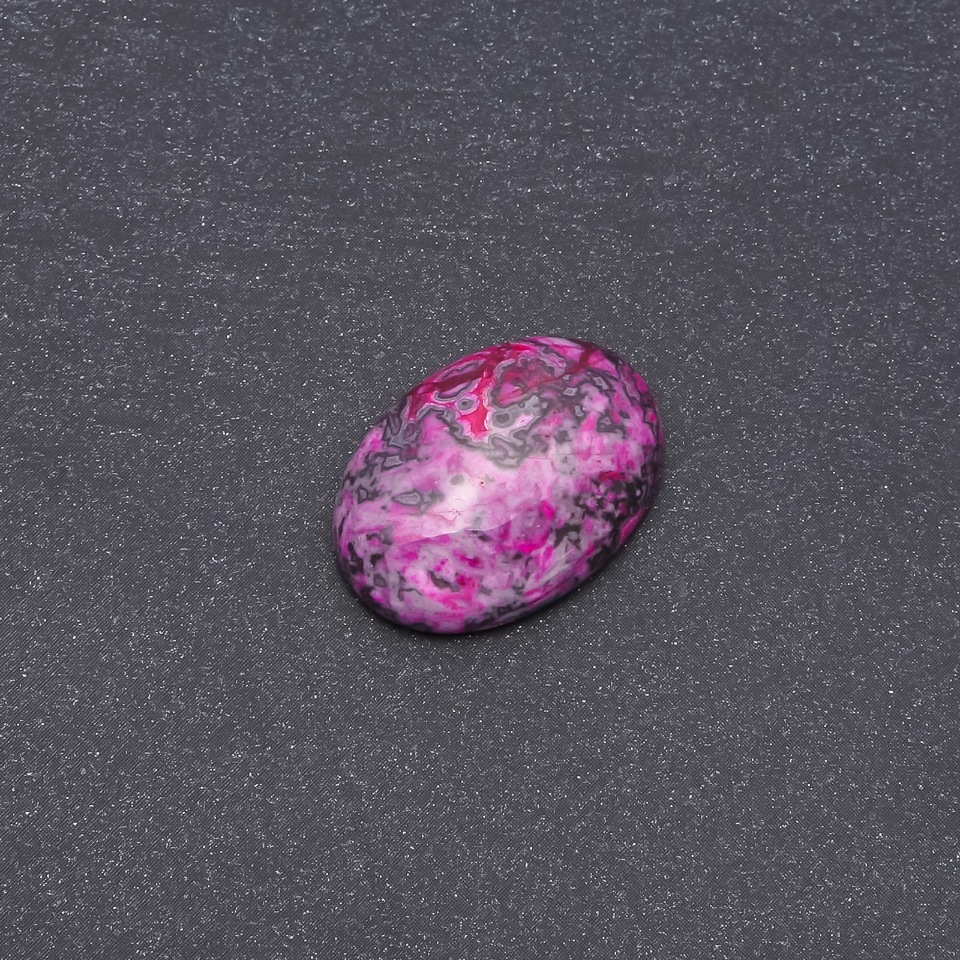 Cabochon din agat roșu zmeură sintetic 25x18 mm
