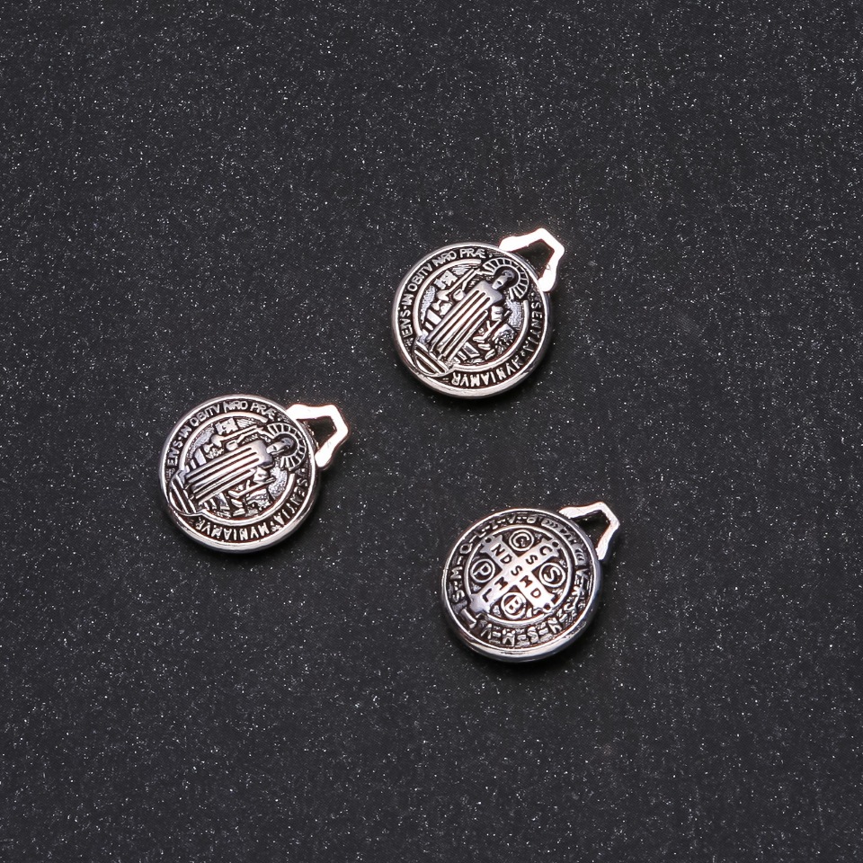 Furnitură pentru pandantiv «Sfântul Benedict» 14×17 mm, ambalare de 20 g, +/- 5 bucăți