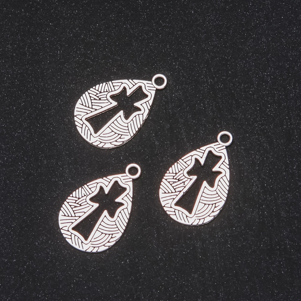 Furnitură pandantiv Cruce 30×20 mm, ambalare 20 g +/- 10 buc