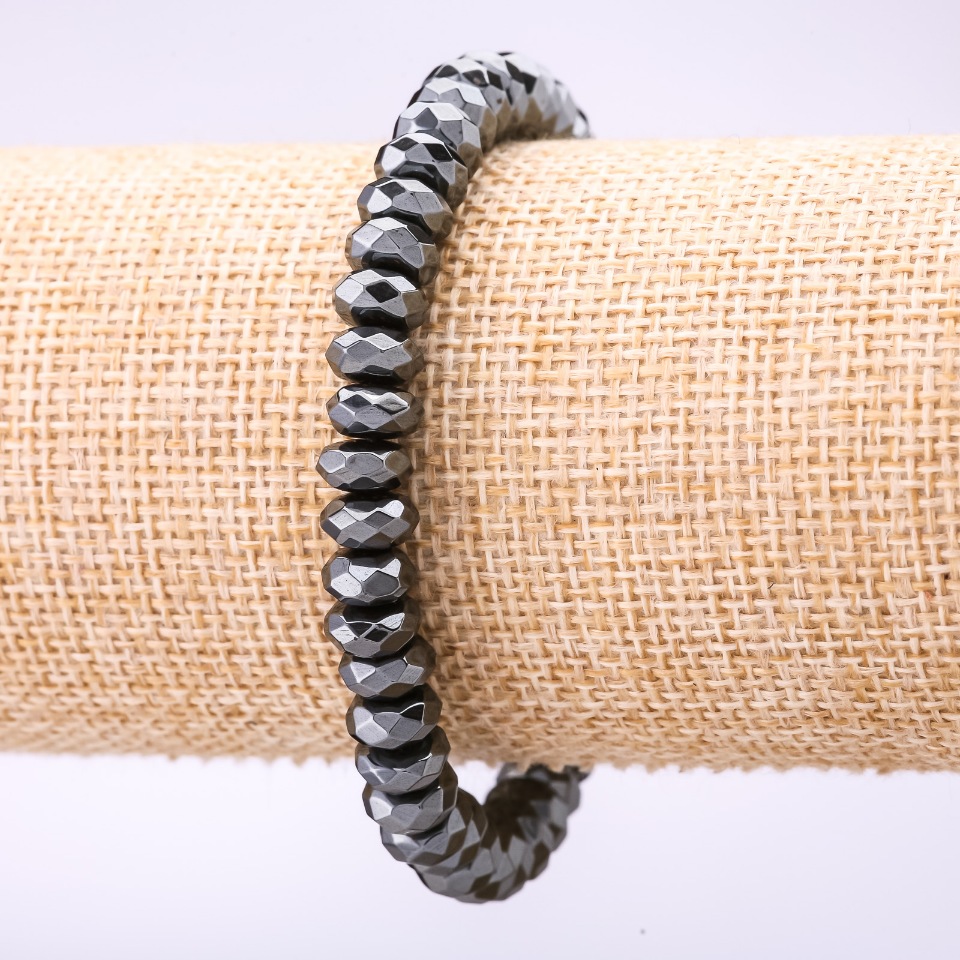 Brățară din hematit tăiat rondel, diametrul 8×4 mm, lungime 18 cm pe elastic