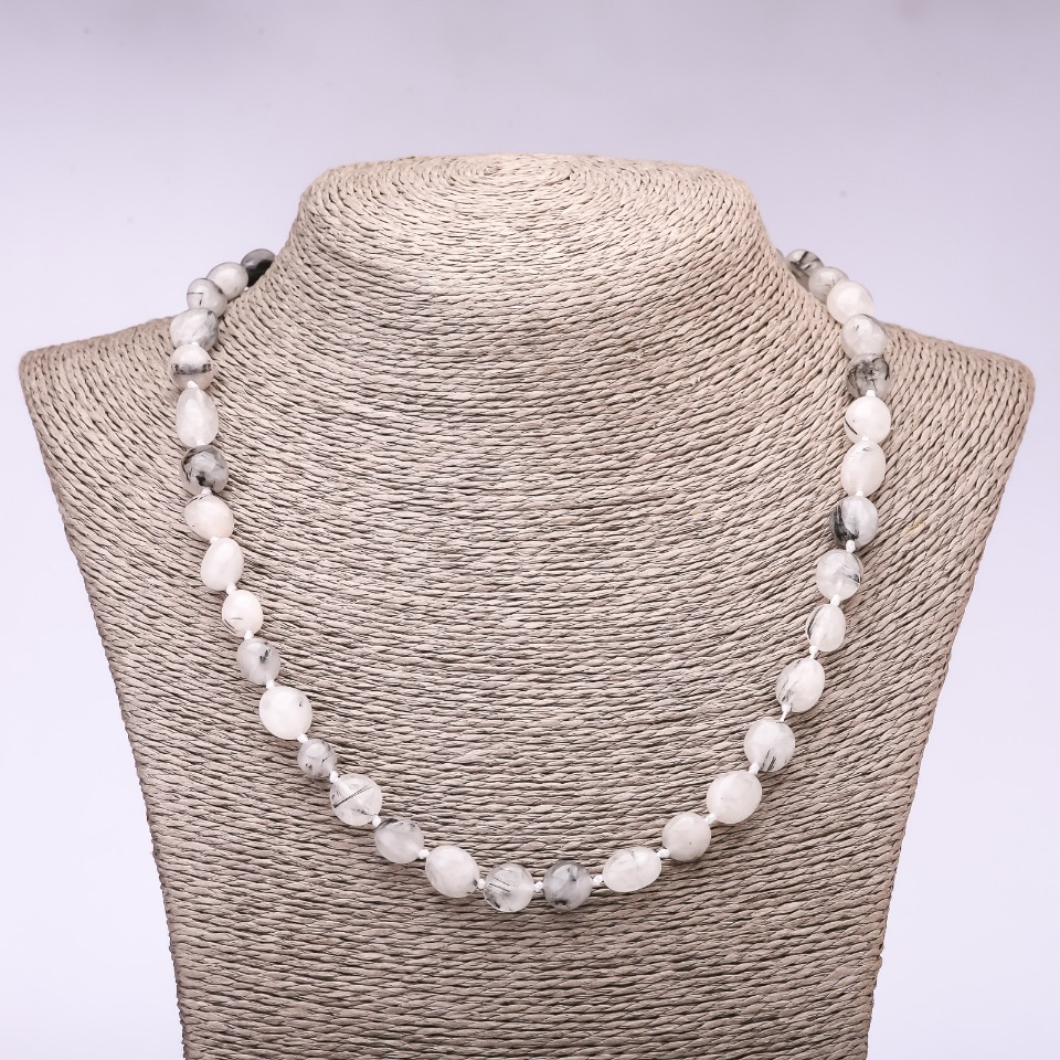 Colier din cuarț rutilit, fațetat, diametru 6–8 mm, lungime 48 cm