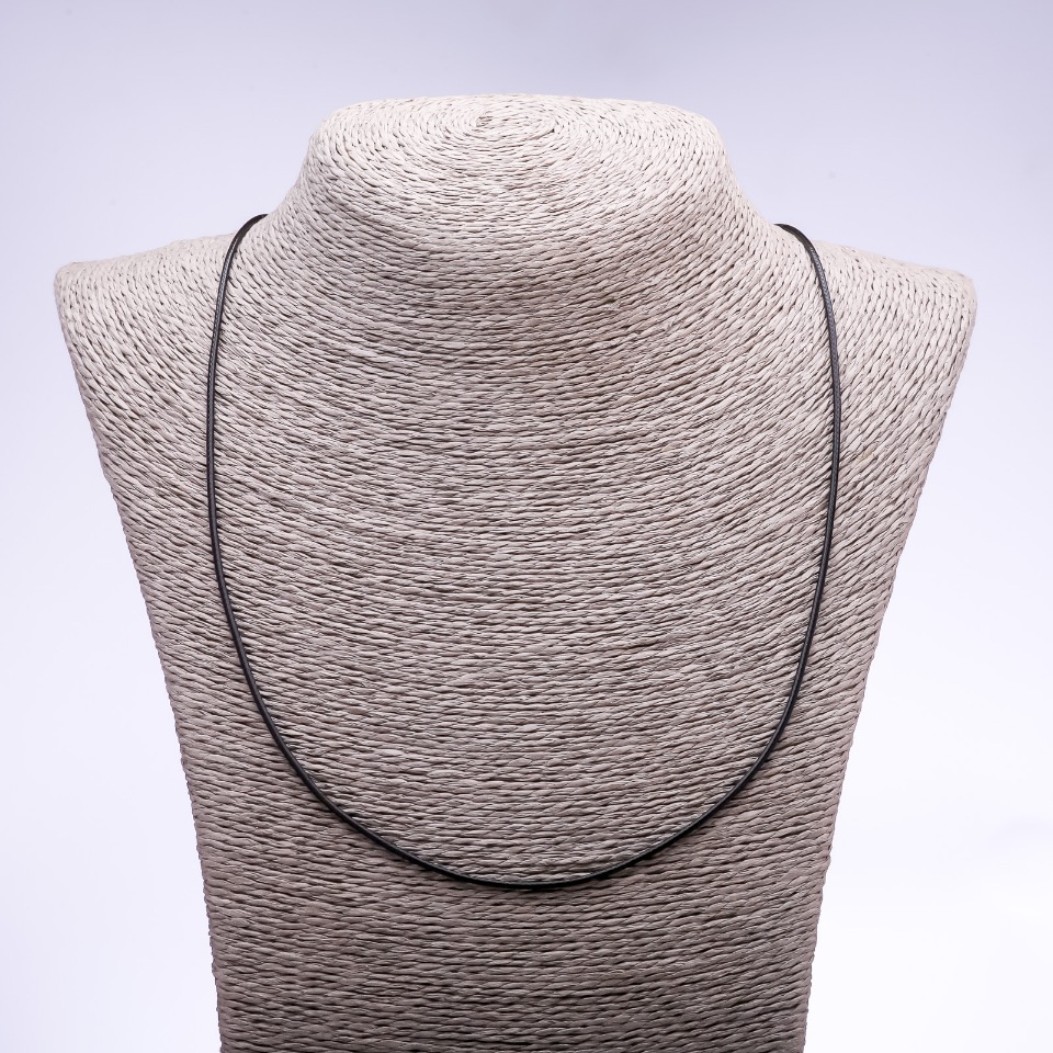 Preț pe pachet / 10 bucăți. Șnur cearat (unitar), lungime 60–65 cm, diametru 1,5 mm