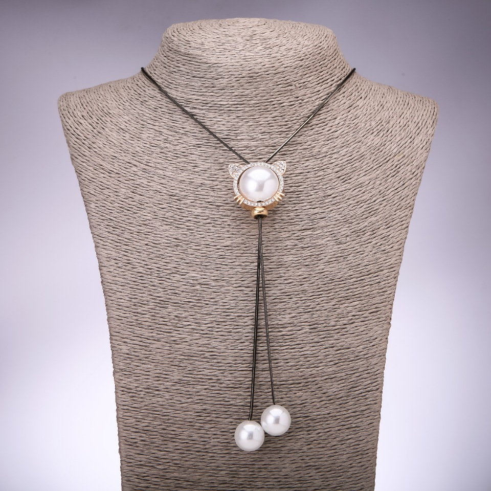 Pandantiv pisică auriu, diametru 29×25 mm, pe lanț lung de 100 cm, în nuanța aurului negru