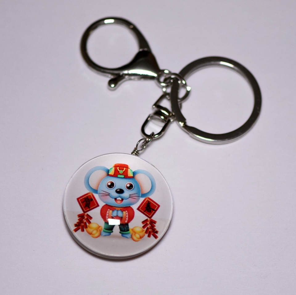 Breloc Misha, diametrul 4×3 cm, lungimea 9,5 cm