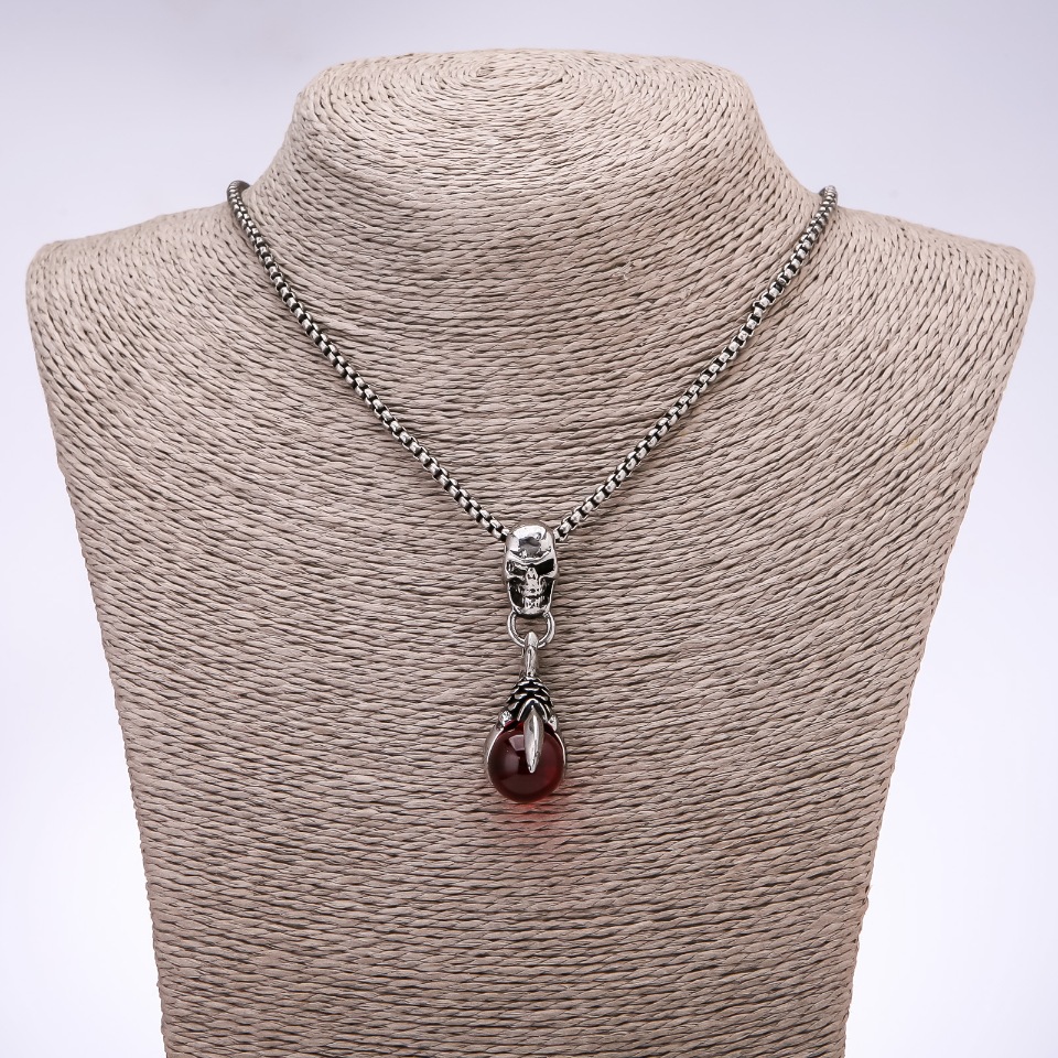 Pandantiv în stil punk gotic – Bilă în gheare, 15x32 mm, pe lanț, lungime 65 cm