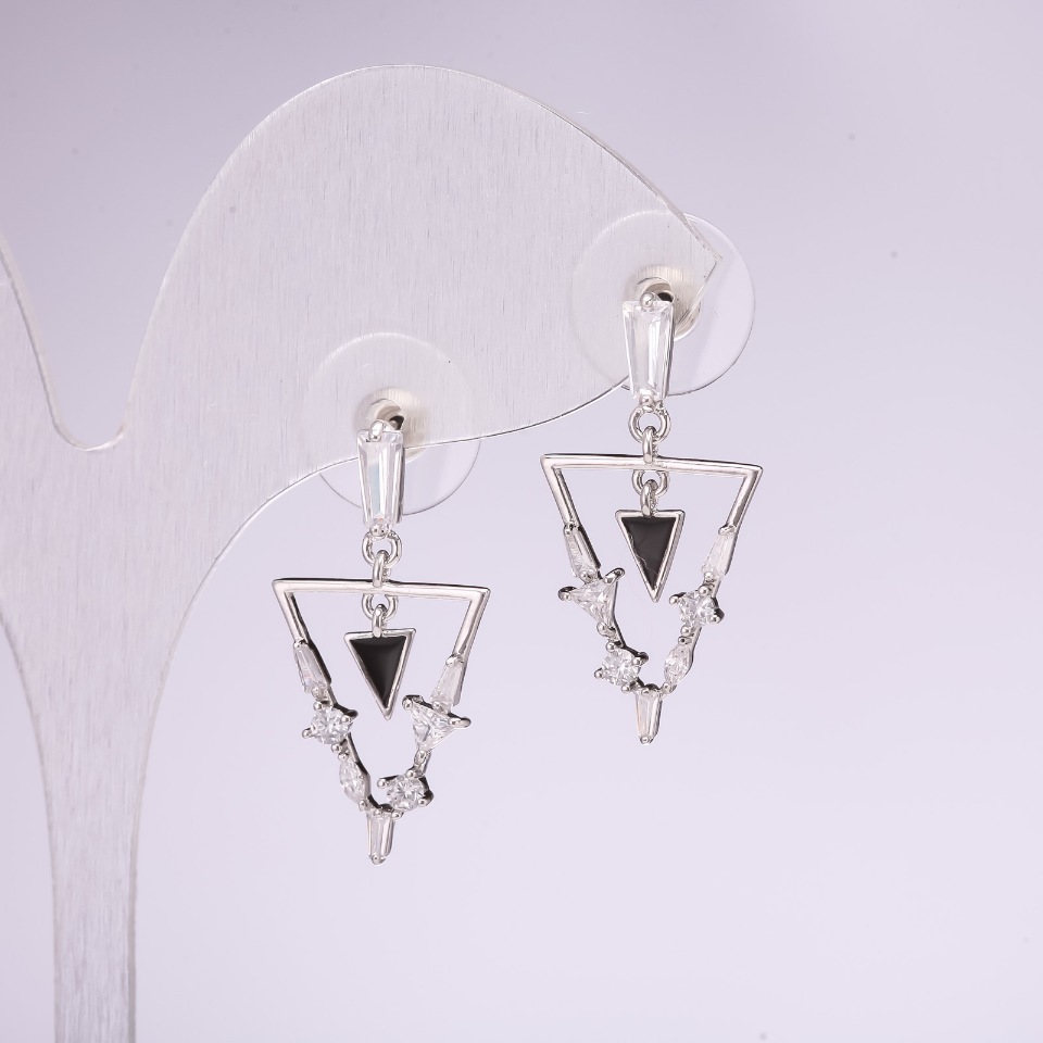 Cercei știft Triunghiuri, serie 925, cu cristale albe, culoare argintiu, 14×28 mm, metal argintiu