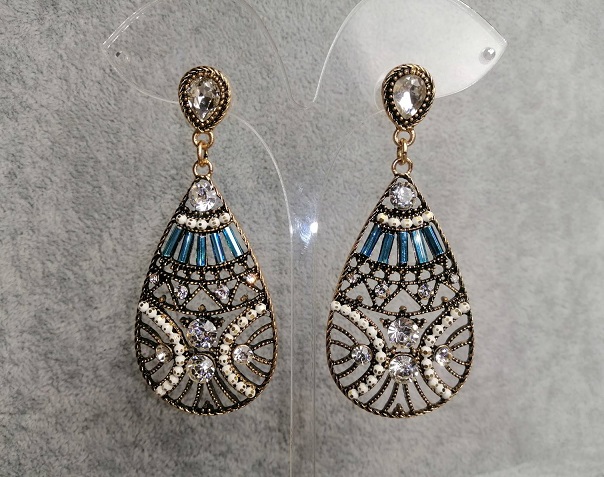 Cercei lungi „Frumusețe Aurie” metal auriu, lungime 7 cm