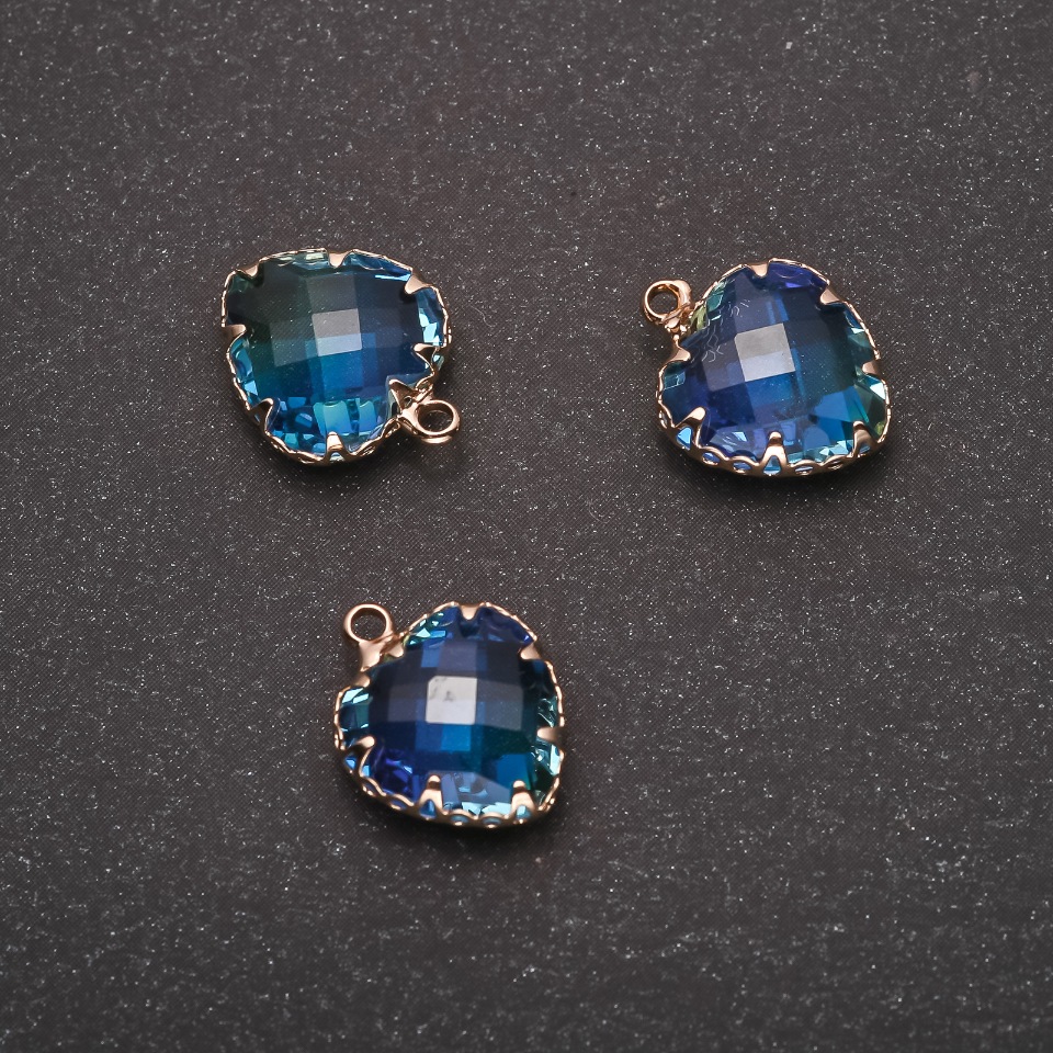 Pandantiv Inimă albastru în ramă aurie 12×15mm