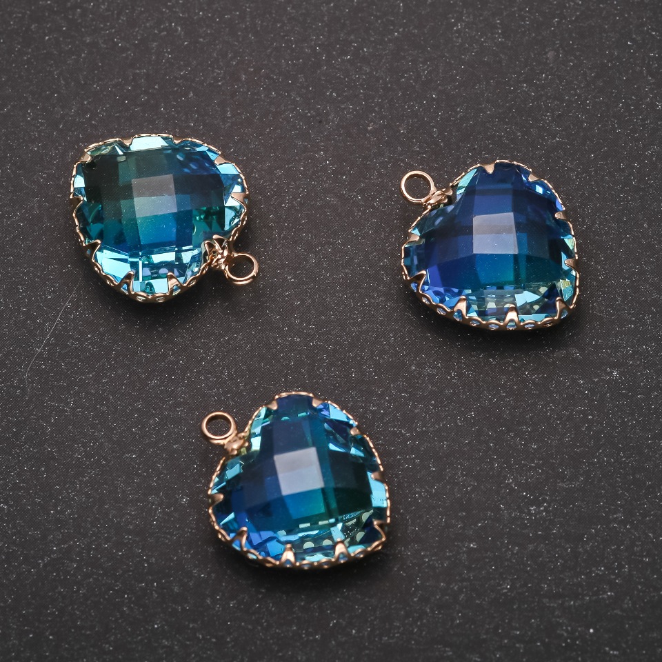 Pandantiv «Inimă» în culoare albastru-galben, montură aurie 16x20 mm