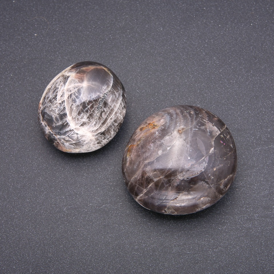 Piatră suvenir pentru interior – astrofilit fațetat