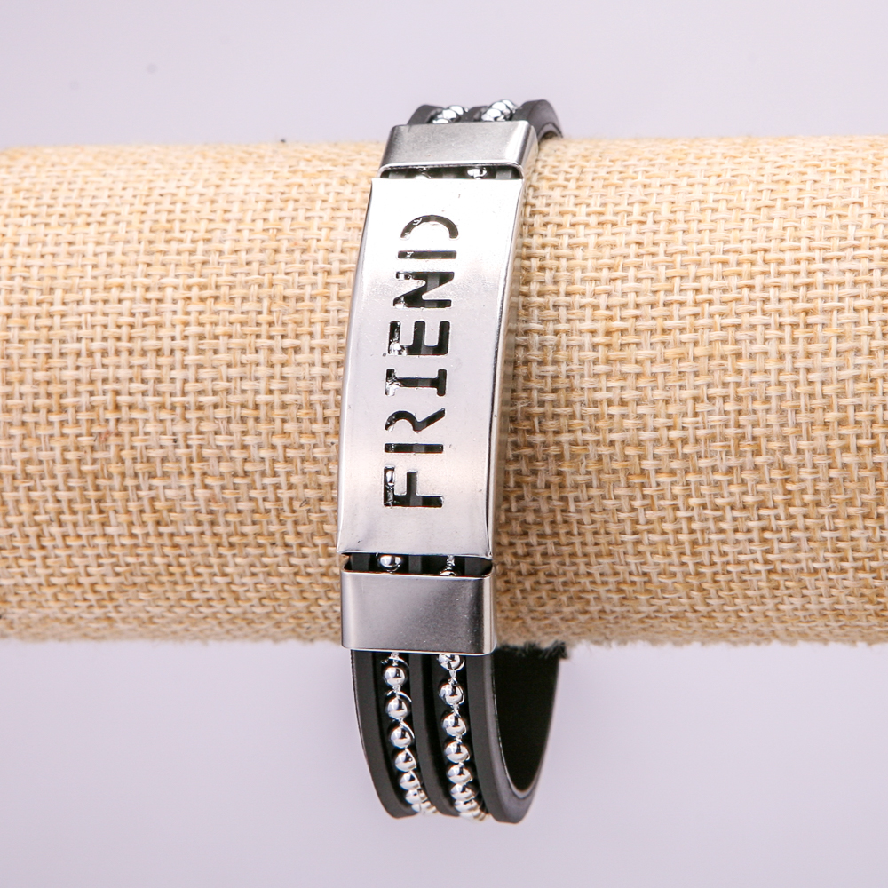 Brățară cu inserții metalice, lungime 21 cm, grosime 15 mm, din cauciuc, culoare neagră, cu închidere