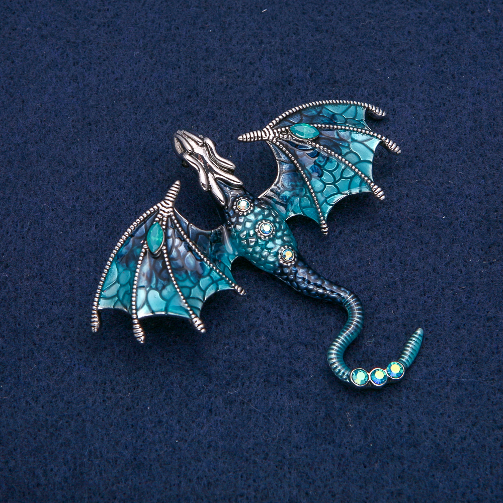 Broșă-pendent Dragon, din metal argintiu, email albastru cu strasuri albastre și petrol, 70x63 mm +
