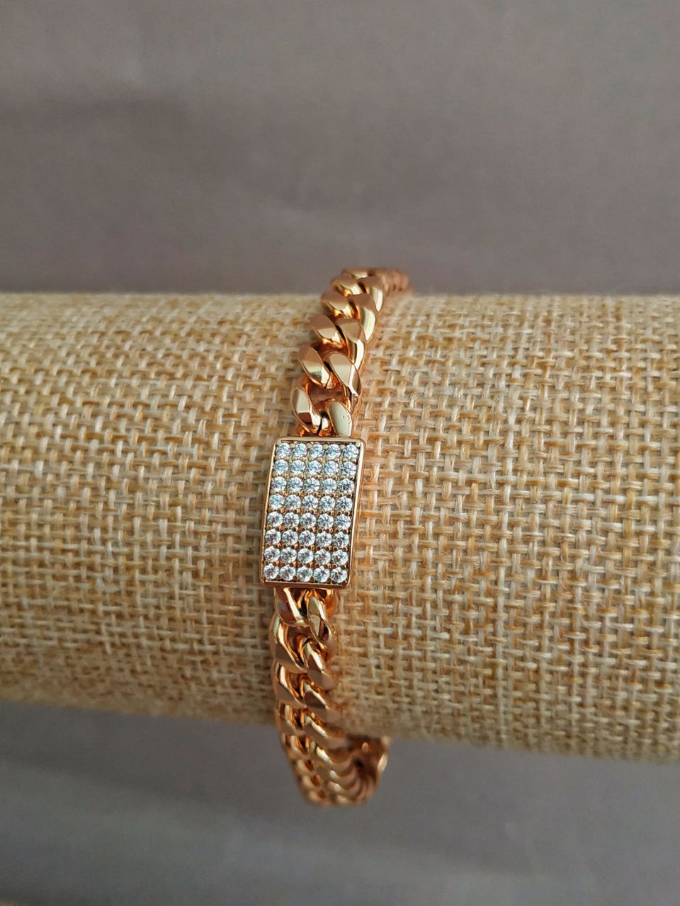 Brățară Xuping placată cu aur de 18K cu strasuri albe, lungime 17–18 cm, grosime 7 mm +