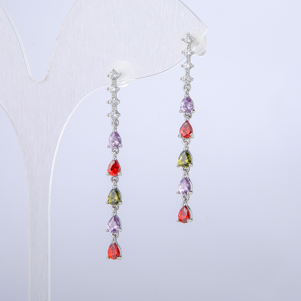 Cercei Xuping – cercei cu știft rodiu, cu strasuri albe și cristale, lungime 42 mm +