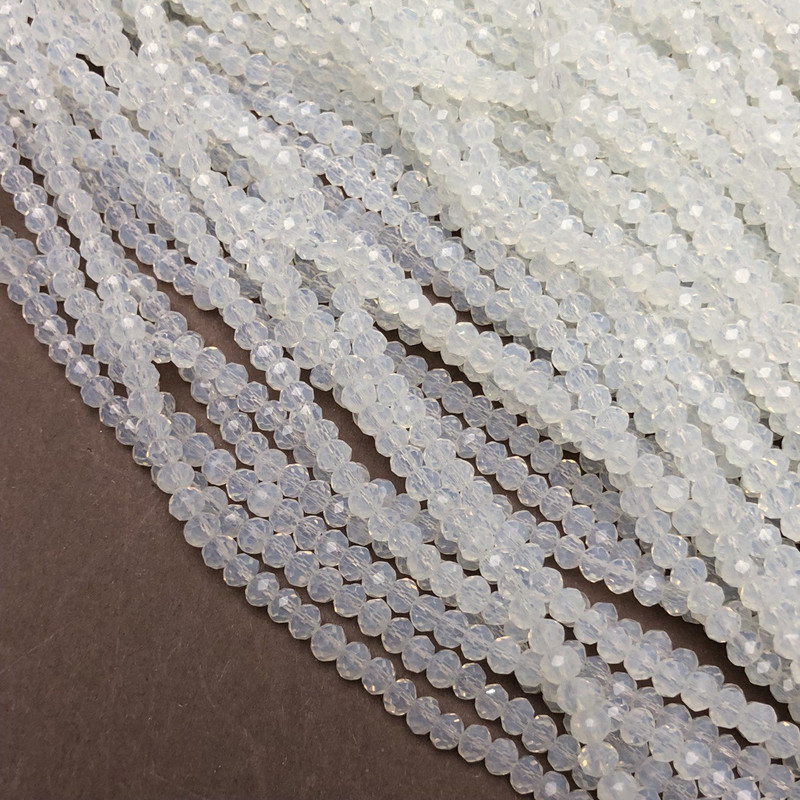 Mărgele transparente lăptos din cristal ceh pe șnur, rondel tăiat, diametrul 3,5x3 mm, lungime 36-38 cm