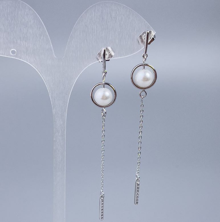 Cercei cu știft Xuping cu mărgea Mallorca, diametrul 8 mm, lungimea 7,5 cm ± rodiu