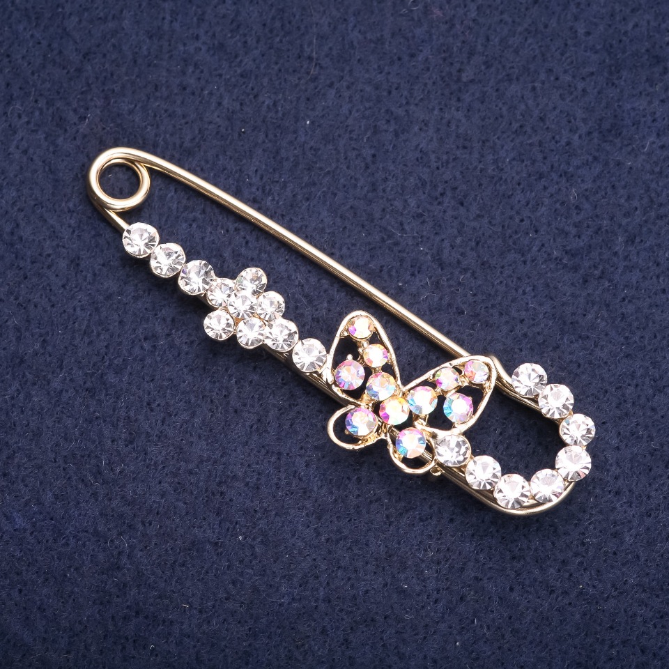 Broșă cu ac — Fluture cu strasuri albe «cameleon» 72×20 mm, metal galben