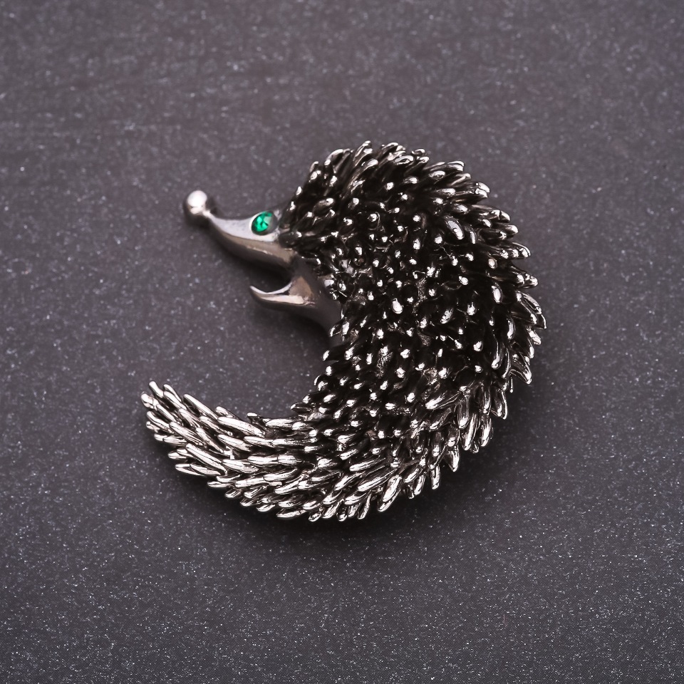Broșă pangolin cu paiete verzi, 43×43 mm, metal gri