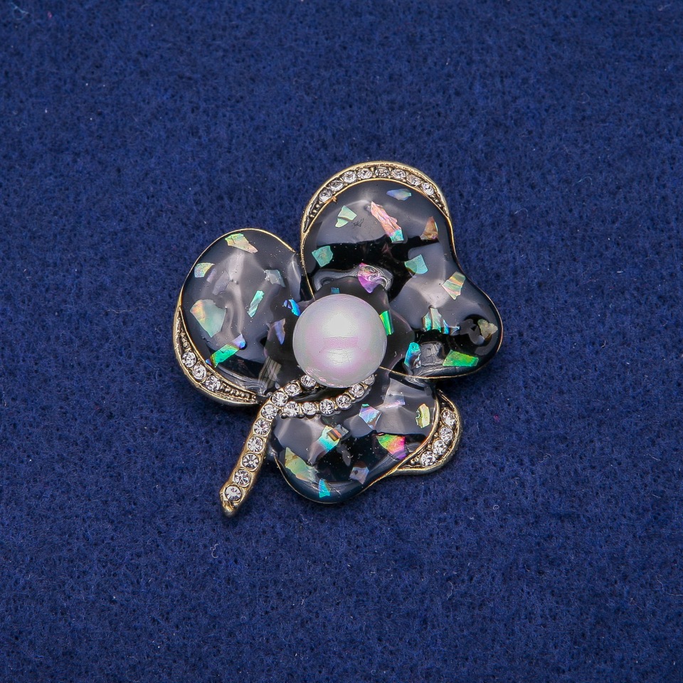 Broșă Floare cu sidef Haliozit și strasuri 41x51 mm, metal auriu