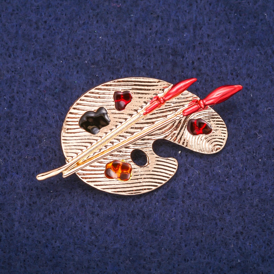 Broșă Paletă cu email, metal auriu, 26×50 mm