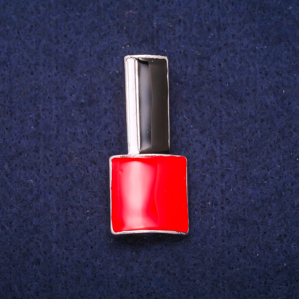 Broșă Lac roșie, negru și alb email, metal argintiu 18×39 mm