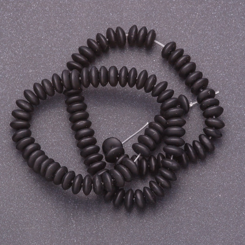 Mărgele pe fir de șungit artificial, rondel neted, diametrul 6x3 mm, lungime 41 cm.