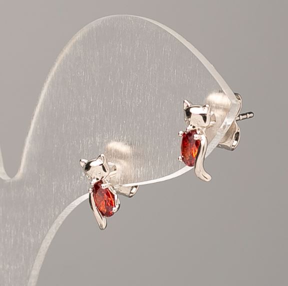 Cercei cu știfturi Xuping cu piatră roșie 10x4 mm