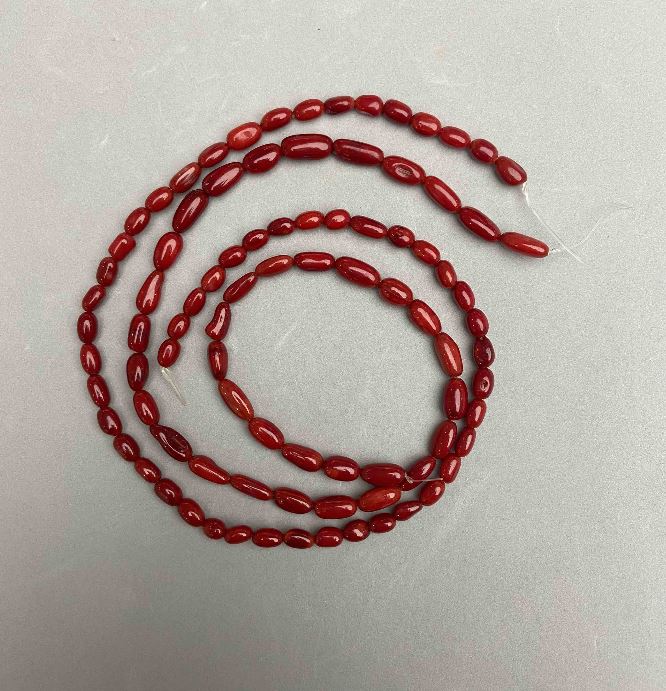 Mărgele din coral natural, granule, diametre 7-11×5-6 mm, dimensiuni asortate, lungime 41 cm, pe fir
