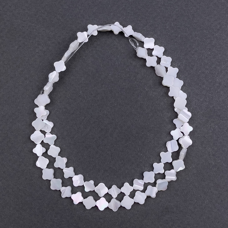 Mărgele de sidef în formă de trifoi, diametru 6x2 mm, lungime 39 cm, pe fir