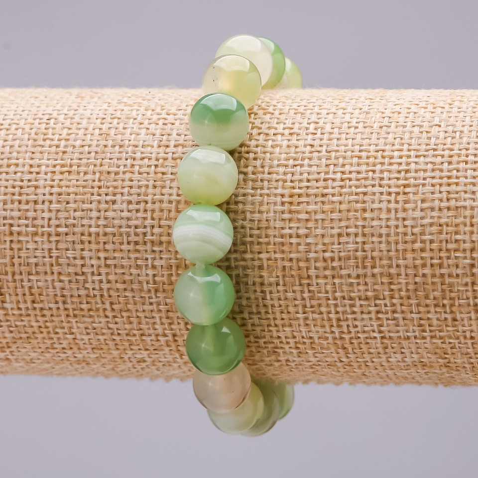 Brățară pe elastic din agat, boabe netede, diametrul de 10 mm