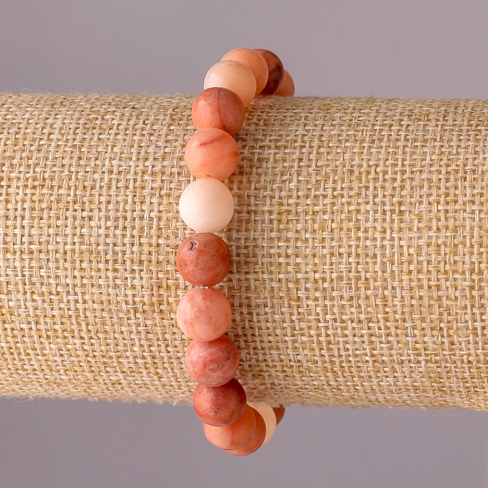 Brățară din selenit pe elastic, bile netede, diametrul 8 mm, circumferința 18 cm