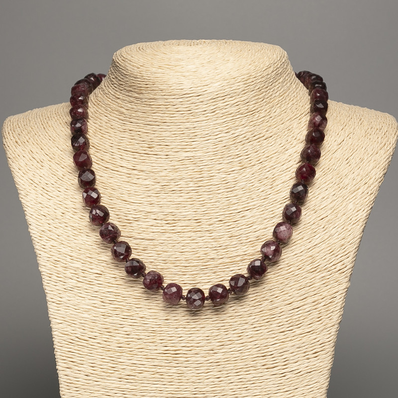 Colier din rubelit turmalină naturală, cuburi tăiate, diametru aproximativ 9x9 mm, lungime 50 cm