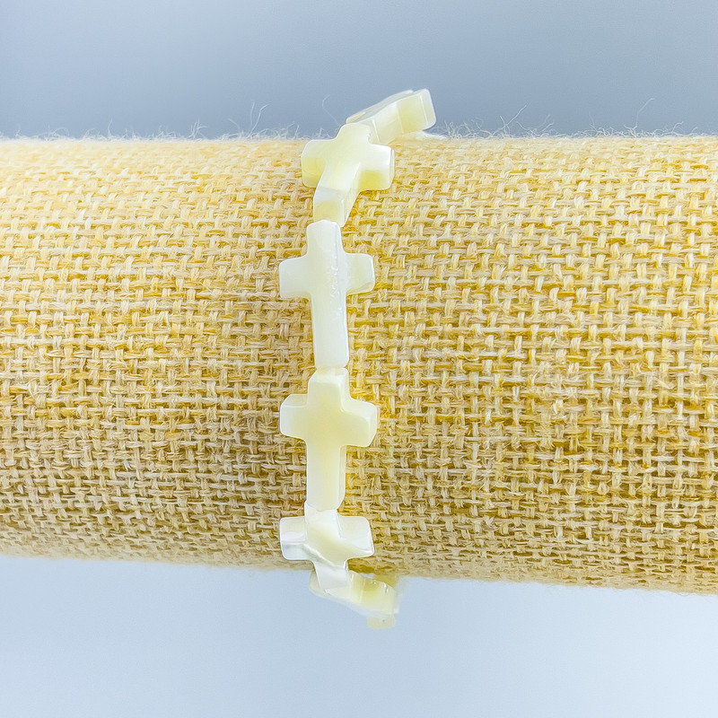 Brățară din sidef cu cruciulițe, diametrul 10×15×3, 5 mm, lungime 18 cm (elastică)